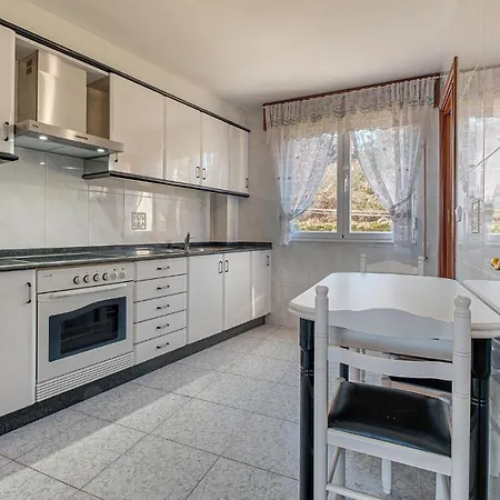 2 Bedroom Gorgeous In Corcubión